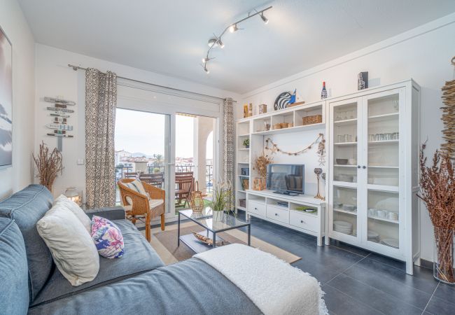 Ferienwohnung in Empuriabrava - 0137-SANT MAURICI Appartment mit Kanalblick und Gemeinschaftspool Ferienwohnung in Empuriabrava - 0137-SANT MAURICI Appartment mit Kanalblick und Gemeinschaftspool