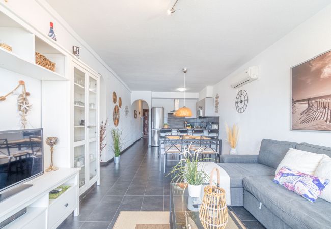 Ferienwohnung in Empuriabrava - 0137-SANT MAURICI Appartment mit Kanalblick und Gemeinschaftspool Ferienwohnung in Empuriabrava - 0137-SANT MAURICI Appartment mit Kanalblick und Gemeinschaftspool