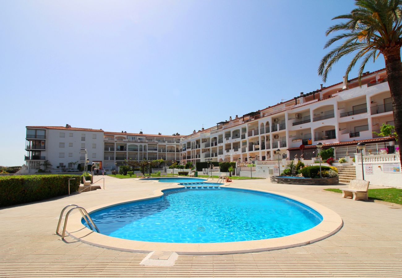 Ferienwohnung in Empuriabrava - 0137-SANT MAURICI Appartment mit Kanalblick und Gemeinschaftspool