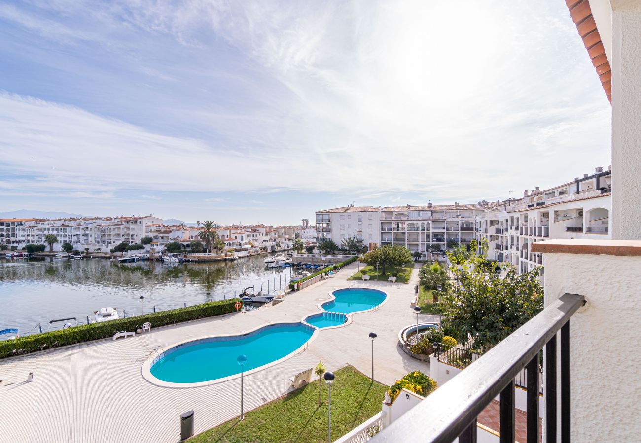 Ferienwohnung in Empuriabrava - 0137-SANT MAURICI Appartment mit Kanalblick und Gemeinschaftspool