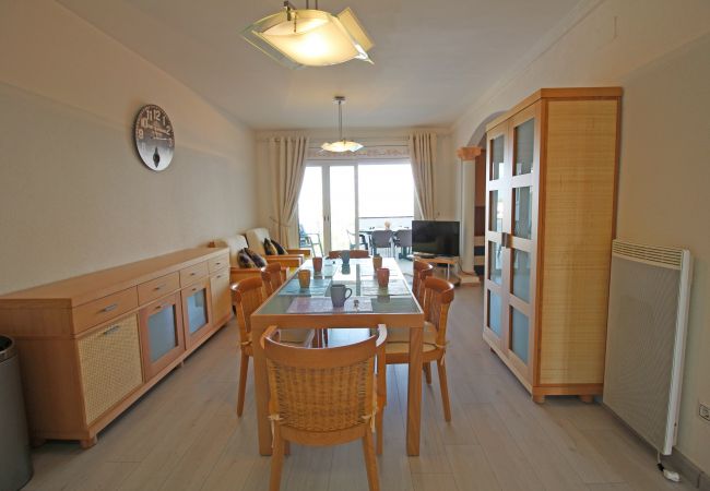 Ferienwohnung in Empuriabrava - 0183-SANT MAURICI Appartement mit Kanalblick und Parkplatz
