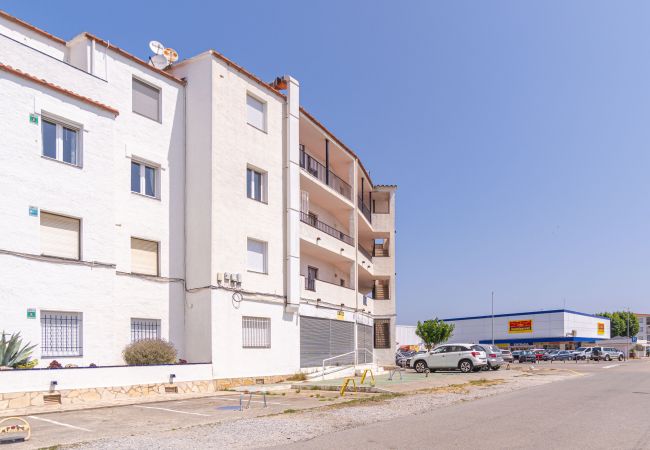 Ferienwohnung in Empuriabrava - 0183-SANT MAURICI Appartement mit Kanalblick und Parkplatz Ferienwohnung in Empuriabrava - 0183-SANT MAURICI Appartement mit Kanalblick und Parkplatz