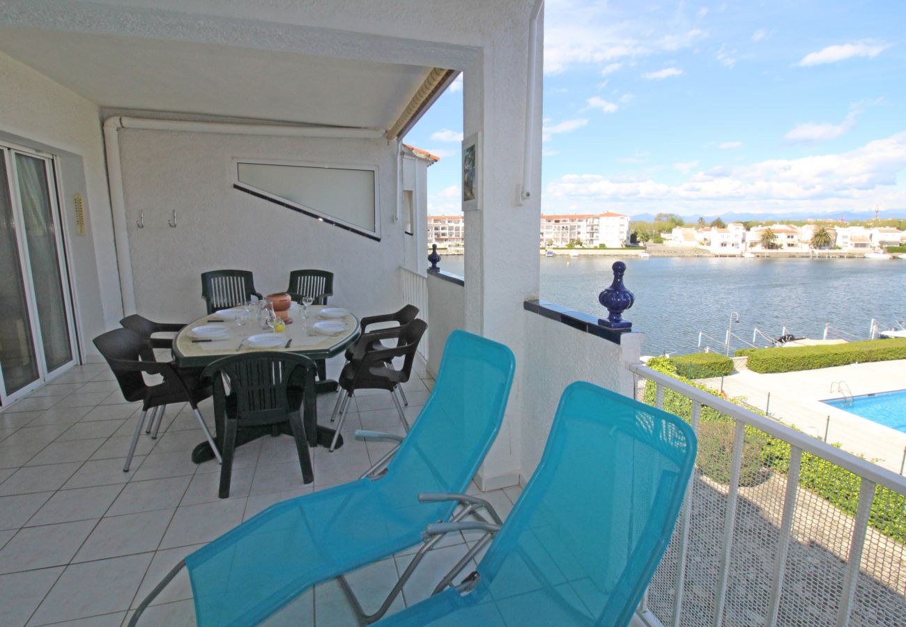 Ferienwohnung in Empuriabrava - 0183-SANT MAURICI Appartement mit Kanalblick und Parkplatz