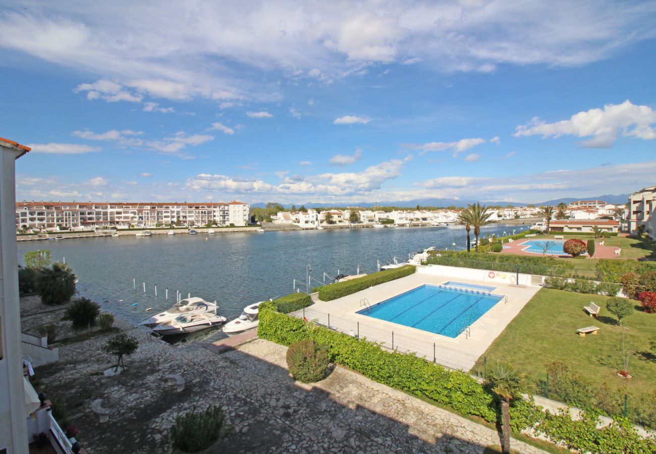 Ferienwohnung in Empuriabrava - 0183-SANT MAURICI Appartement mit Kanalblick und Parkplatz