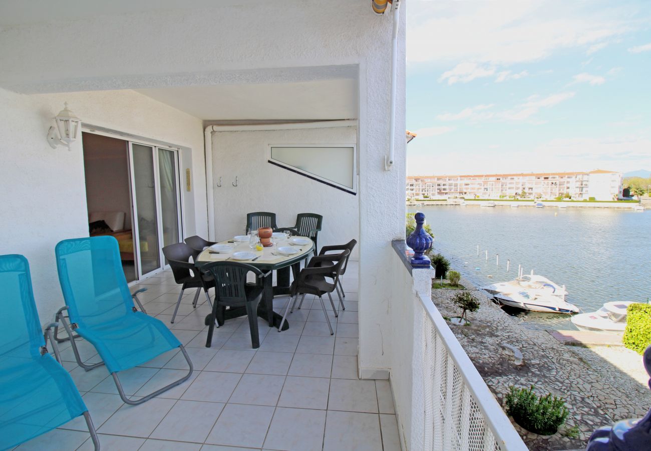 Ferienwohnung in Empuriabrava - 0183-SANT MAURICI Appartement mit Kanalblick und Parkplatz