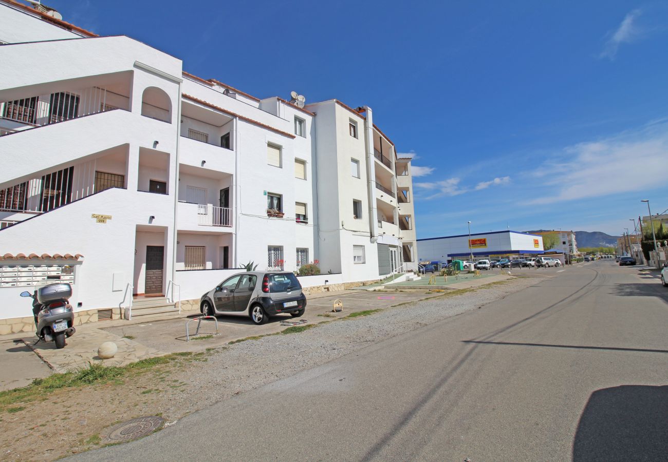 Ferienwohnung in Empuriabrava - 0183-SANT MAURICI Appartement mit Kanalblick und Parkplatz