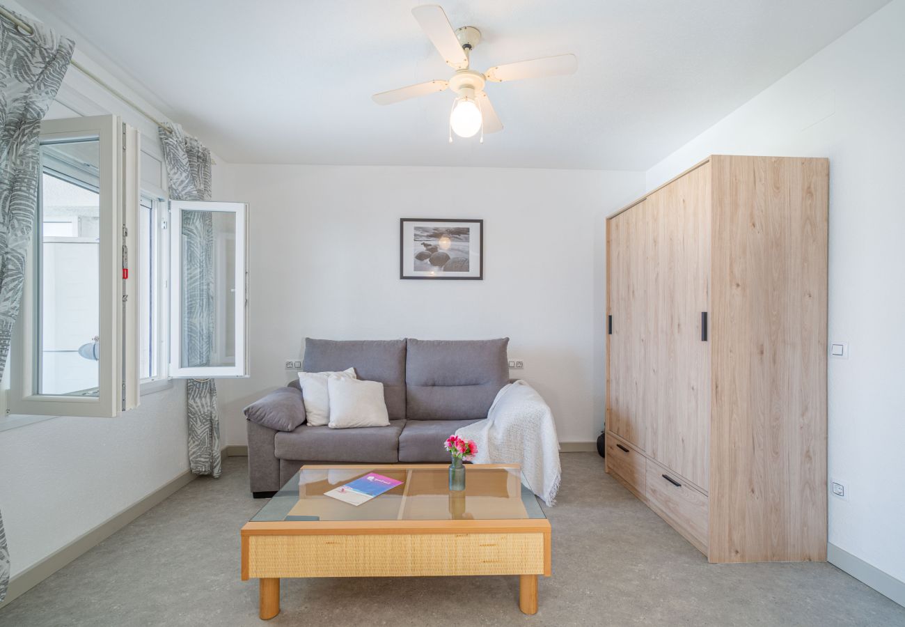 Ferienwohnung in Empuriabrava - 0183-SANT MAURICI Appartement mit Kanalblick und Parkplatz