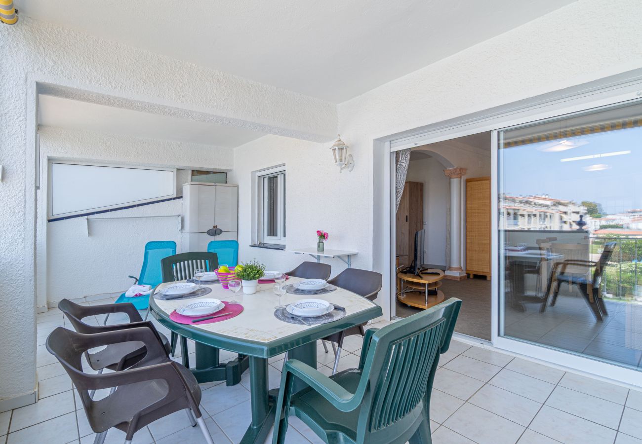 Ferienwohnung in Empuriabrava - 0183-SANT MAURICI Appartement mit Kanalblick und Parkplatz