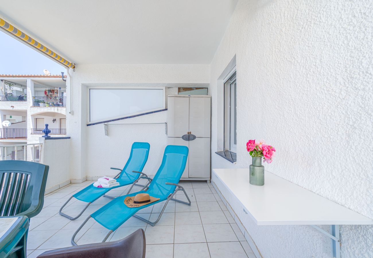 Ferienwohnung in Empuriabrava - 0183-SANT MAURICI Appartement mit Kanalblick und Parkplatz
