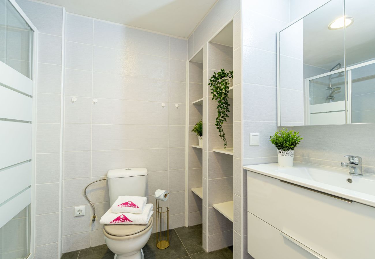 Ferienwohnung in Empuriabrava - 0183-SANT MAURICI Appartement mit Kanalblick und Parkplatz