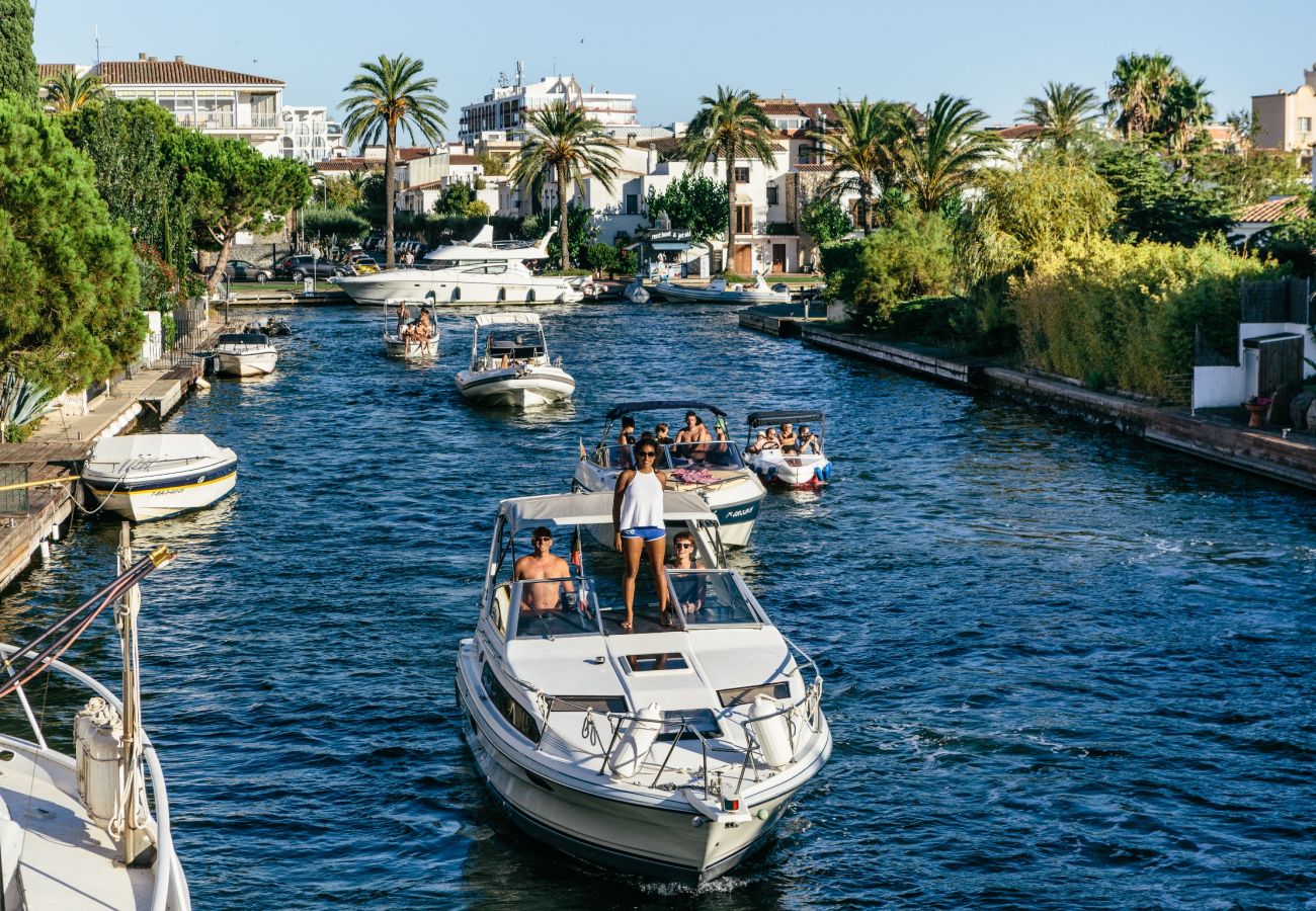 Villa in Empuriabrava - 0152-PUIGMAL Modernes Haus für 6 Personen