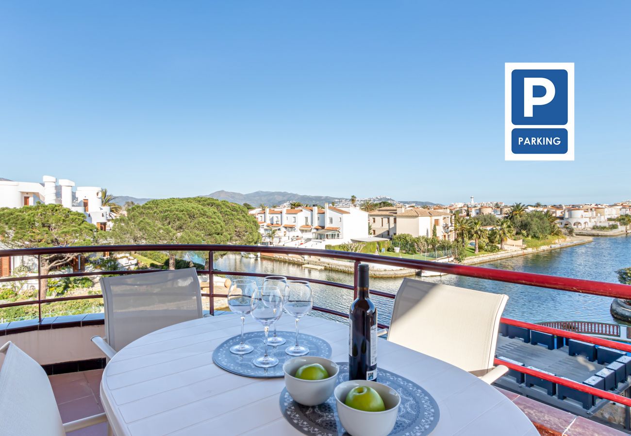 Ferienwohnung in Empuriabrava - 0138-LES DUNES Appartement am Kanal mit großer Terrasse und Parkplatz