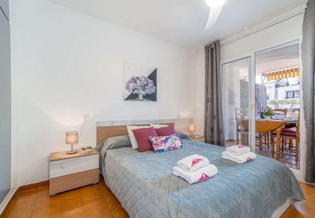 Ferienwohnung in Empuriabrava - 0158-PATTAYA Appartement mit 2 Schlafzimmern, Terrasse und Garage Ferienwohnung in Empuriabrava - 0158-PATTAYA Appartement mit 2 Schlafzimmern, Terrasse und Garage