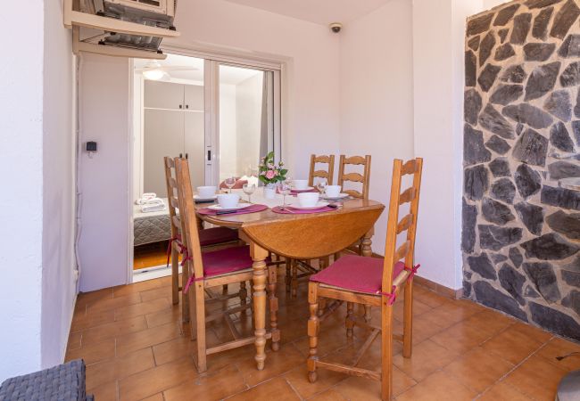 Ferienwohnung in Empuriabrava - 0158-PATTAYA Appartement mit 2 Schlafzimmern, Terrasse und Garage Ferienwohnung in Empuriabrava - 0158-PATTAYA Appartement mit 2 Schlafzimmern, Terrasse und Garage