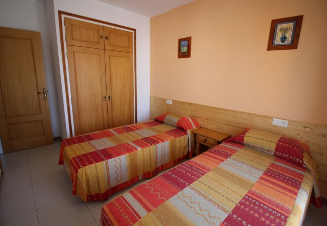 Ferienwohnung in Empuriabrava - 0131-PORT MOXO Appartment mit Kanalblick und Terrasse