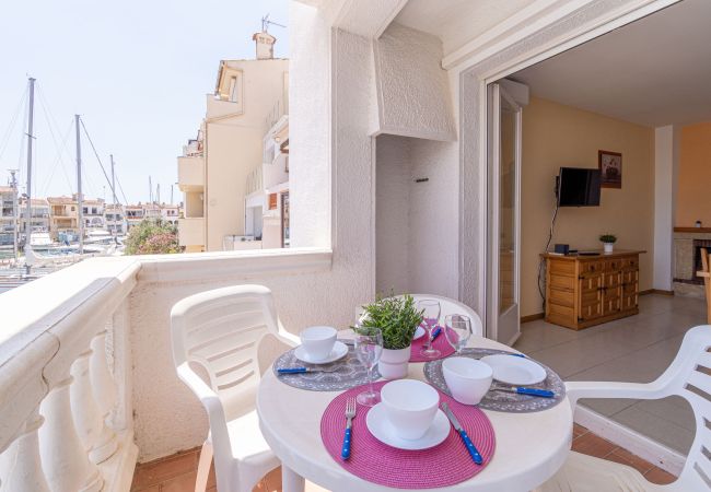 Ferienwohnung in Empuriabrava - 0131-PORT MOXO Appartment mit Kanalblick und Terrasse Ferienwohnung in Empuriabrava - 0131-PORT MOXO Appartment mit Kanalblick und Terrasse