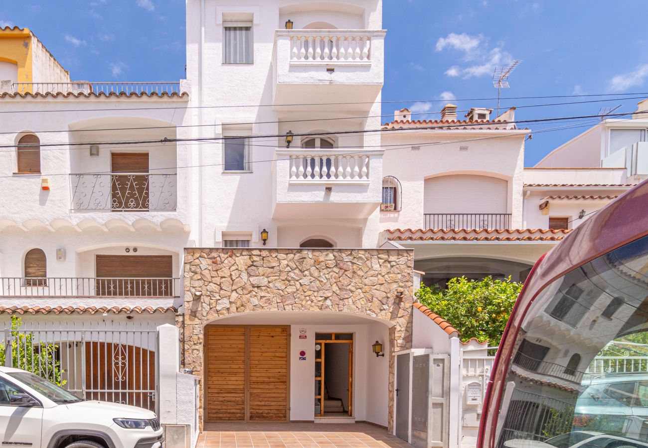 Ferienwohnung in Empuriabrava - 0131-PORT MOXO Appartment mit Kanalblick und Terrasse