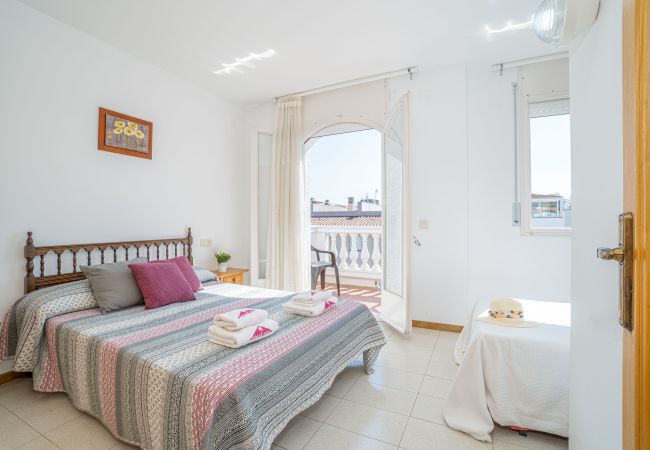 Ferienwohnung in Empuriabrava - 0132-PORT MOXO Appartment amb Kanal mit Blick Ferienwohnung in Empuriabrava - 0132-PORT MOXO Appartment amb Kanal mit Blick