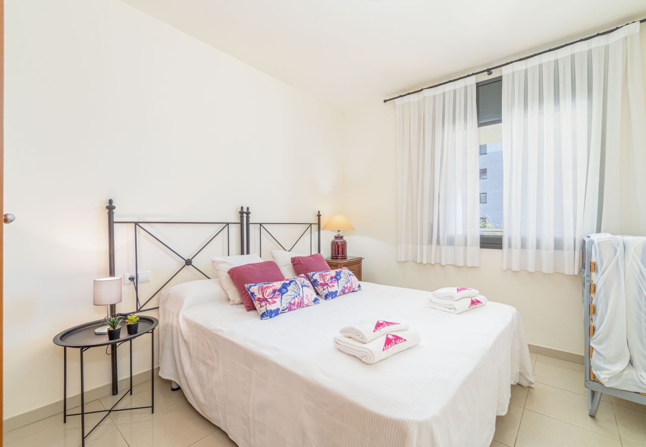 Ferienwohnung in Rosas / Roses - 8010-MIL.LENI Appartement mit Gemeinschaftspool und Parkplatz