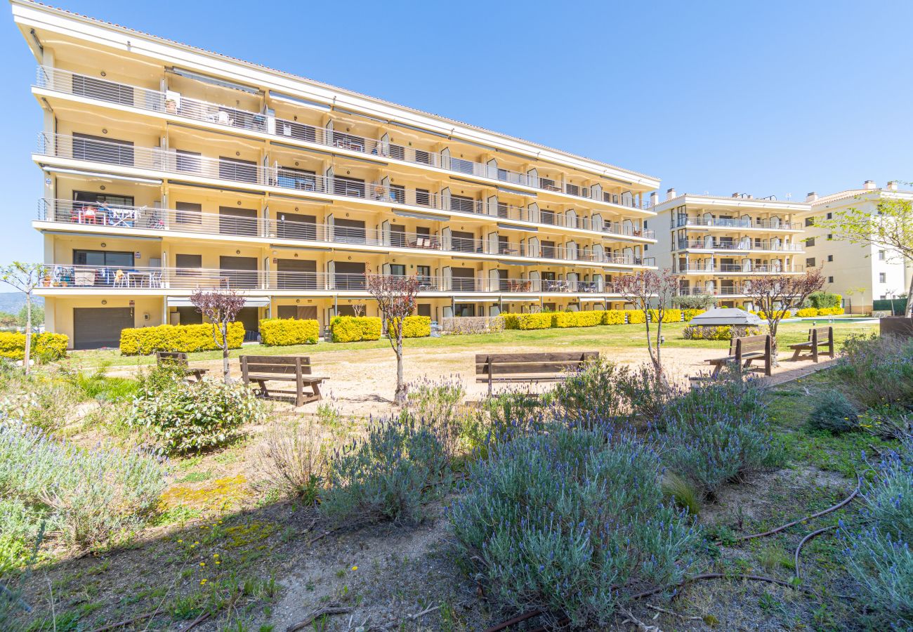 Ferienwohnung in Rosas / Roses - 8010-MIL.LENI Appartement mit Gemeinschaftspool und Parkplatz