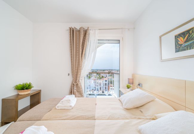 Ferienwohnung in Empuriabrava - 0160-PORT GREC Appartement mit WLAN,  Smart TV, Kanal und Meerblick Ferienwohnung in Empuriabrava - 0160-PORT GREC Appartement mit WLAN,  Smart TV, Kanal und Meerblick