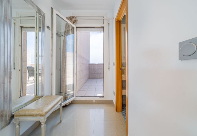 Ferienwohnung in Empuriabrava - 0160-PORT GREC Appartement mit WLAN,  Smart TV, Kanal und Meerblick Ferienwohnung in Empuriabrava - 0160-PORT GREC Appartement mit WLAN,  Smart TV, Kanal und Meerblick