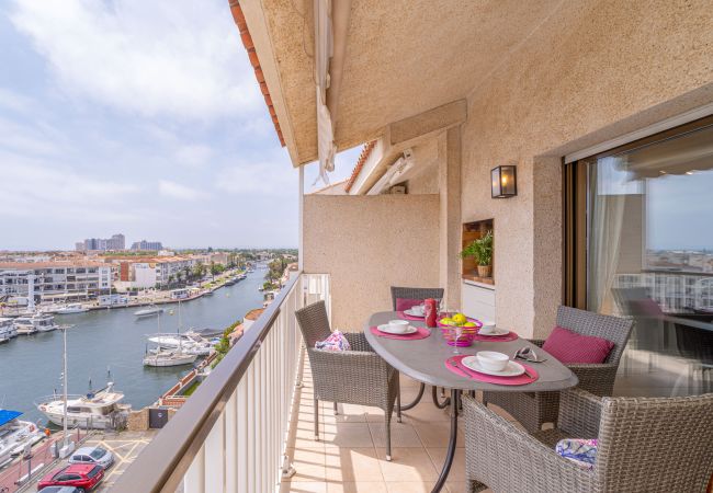 Ferienwohnung in Empuriabrava - 0160-PORT GREC Appartement mit WLAN,  Smart TV, Kanal und Meerblick Ferienwohnung in Empuriabrava - 0160-PORT GREC Appartement mit WLAN,  Smart TV, Kanal und Meerblick