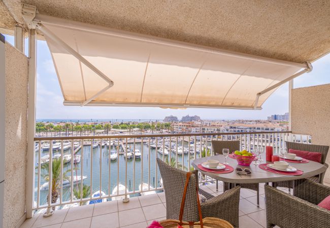 Ferienwohnung in Empuriabrava - 0160-PORT GREC Appartement mit WLAN,  Smart TV, Kanal und Meerblick Ferienwohnung in Empuriabrava - 0160-PORT GREC Appartement mit WLAN,  Smart TV, Kanal und Meerblick