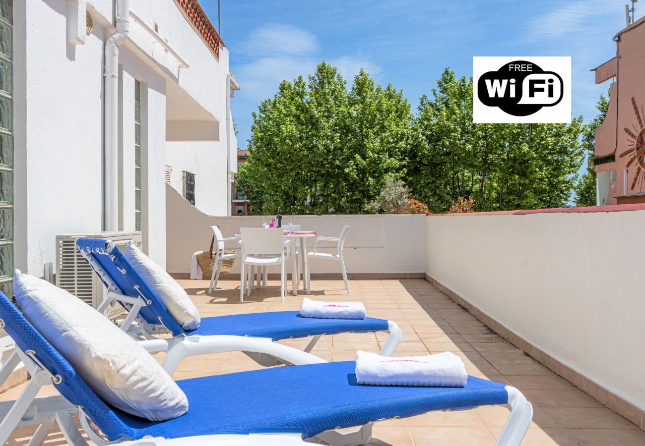 Ferienwohnung in Empuriabrava - 0188-SANT MORI Apparrtement mit WLAN und Terrasse