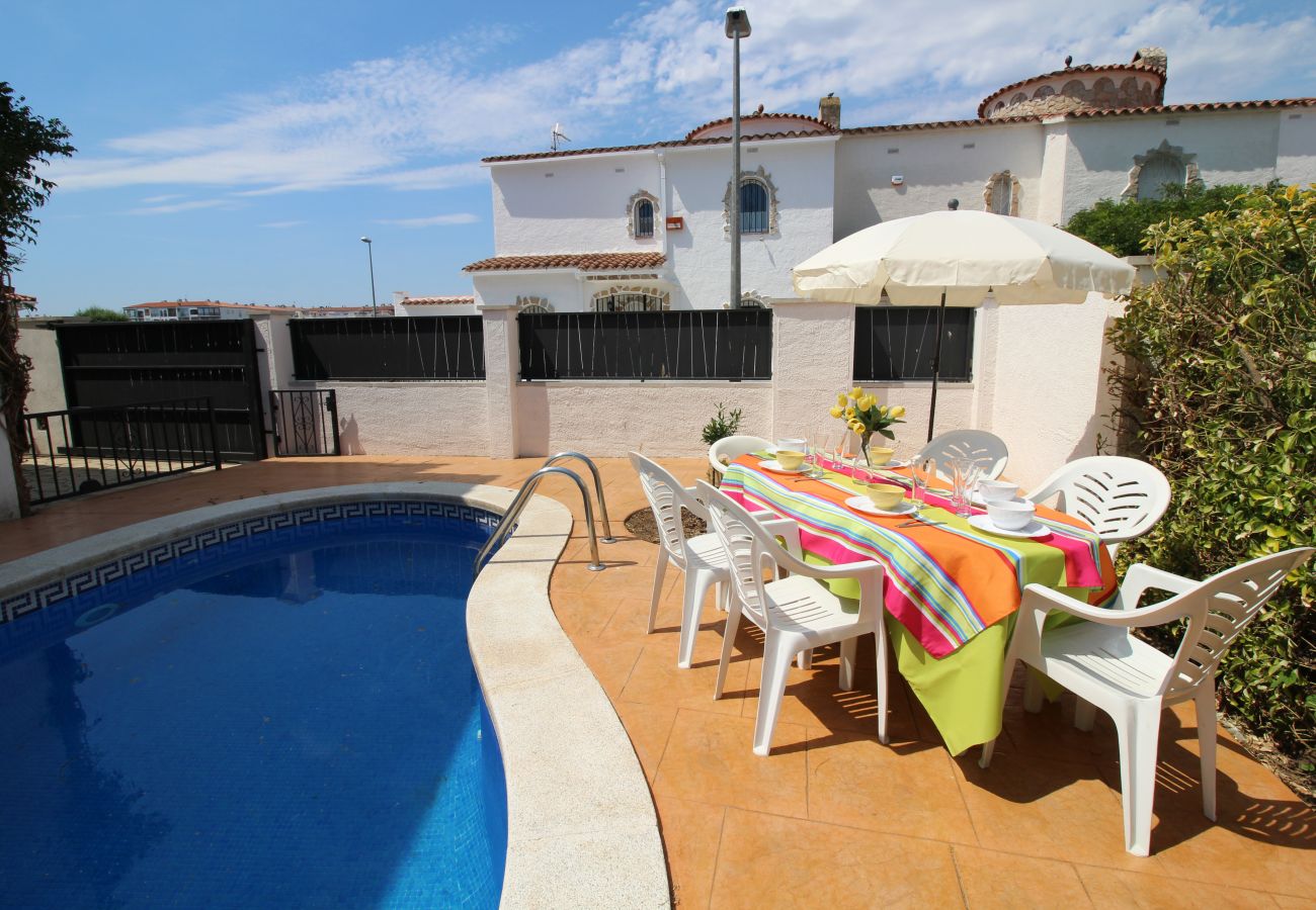 Villa in Empuriabrava - 0191-SANT MAURICI Haus mit Privatpool