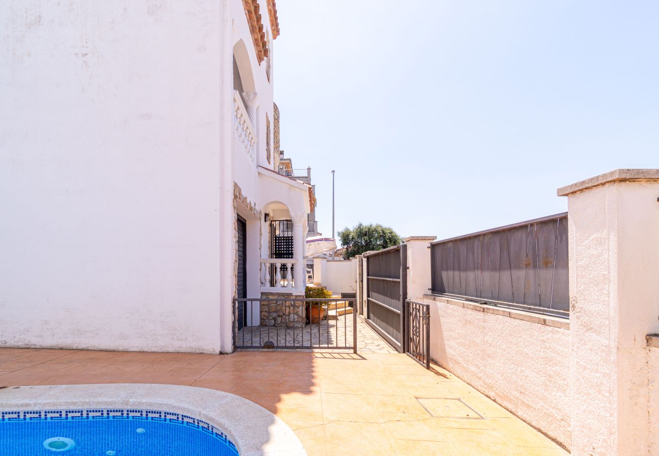 Villa in Empuriabrava - 0191-SANT MAURICI Haus mit Privatpool