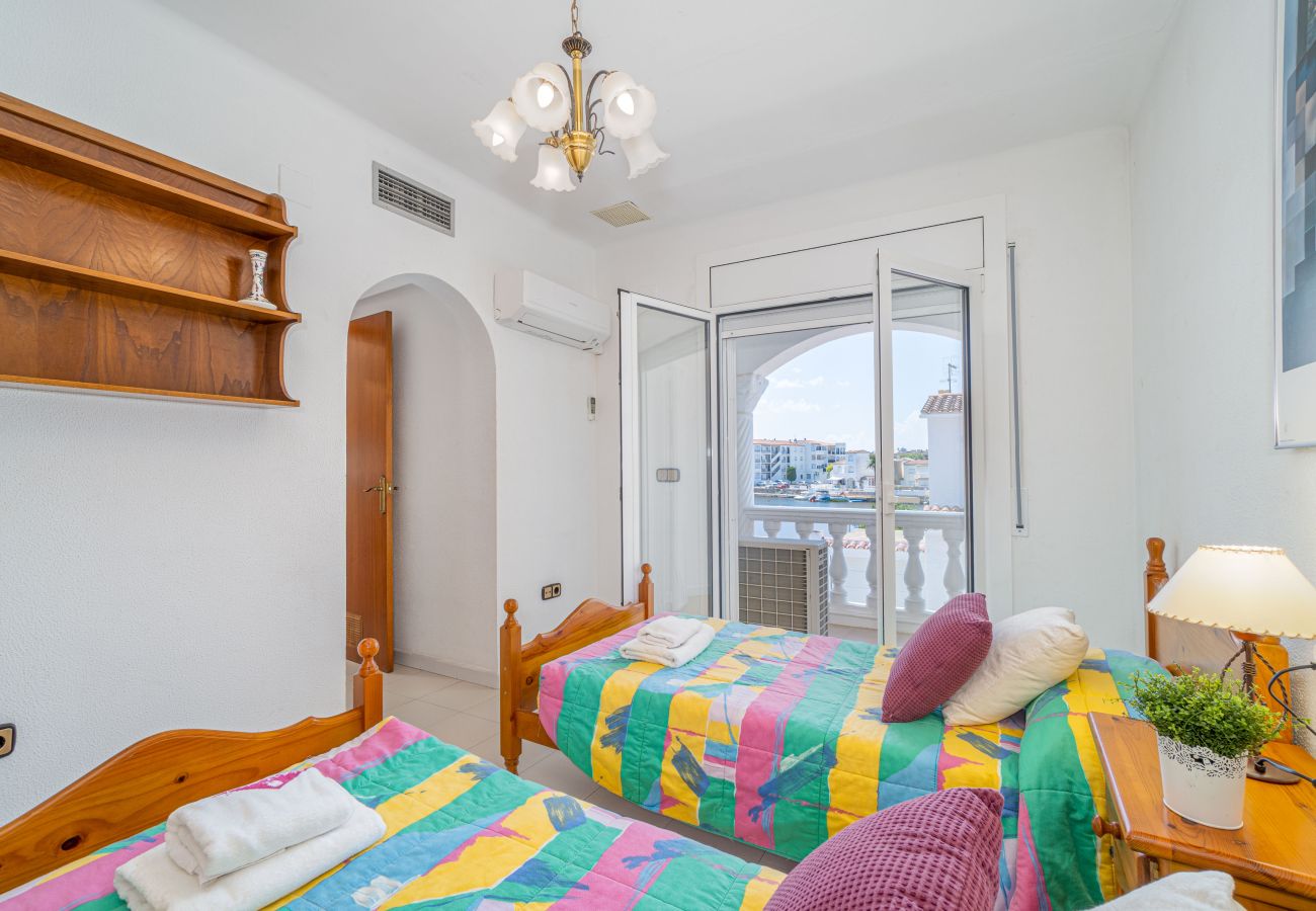 Villa in Empuriabrava - 0191-SANT MAURICI Haus mit Privatpool