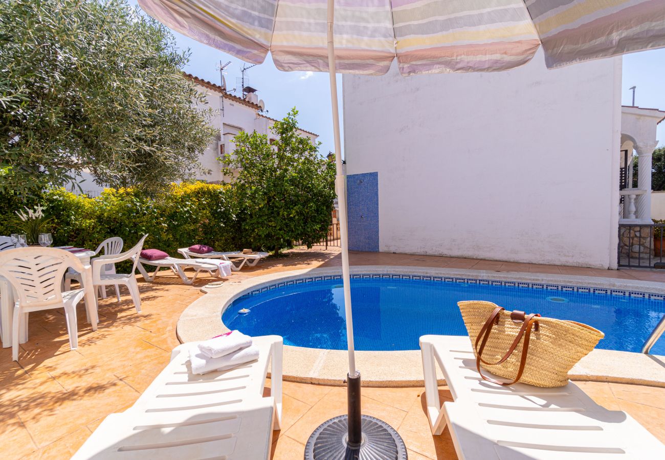 Villa in Empuriabrava - 0191-SANT MAURICI Haus mit Privatpool