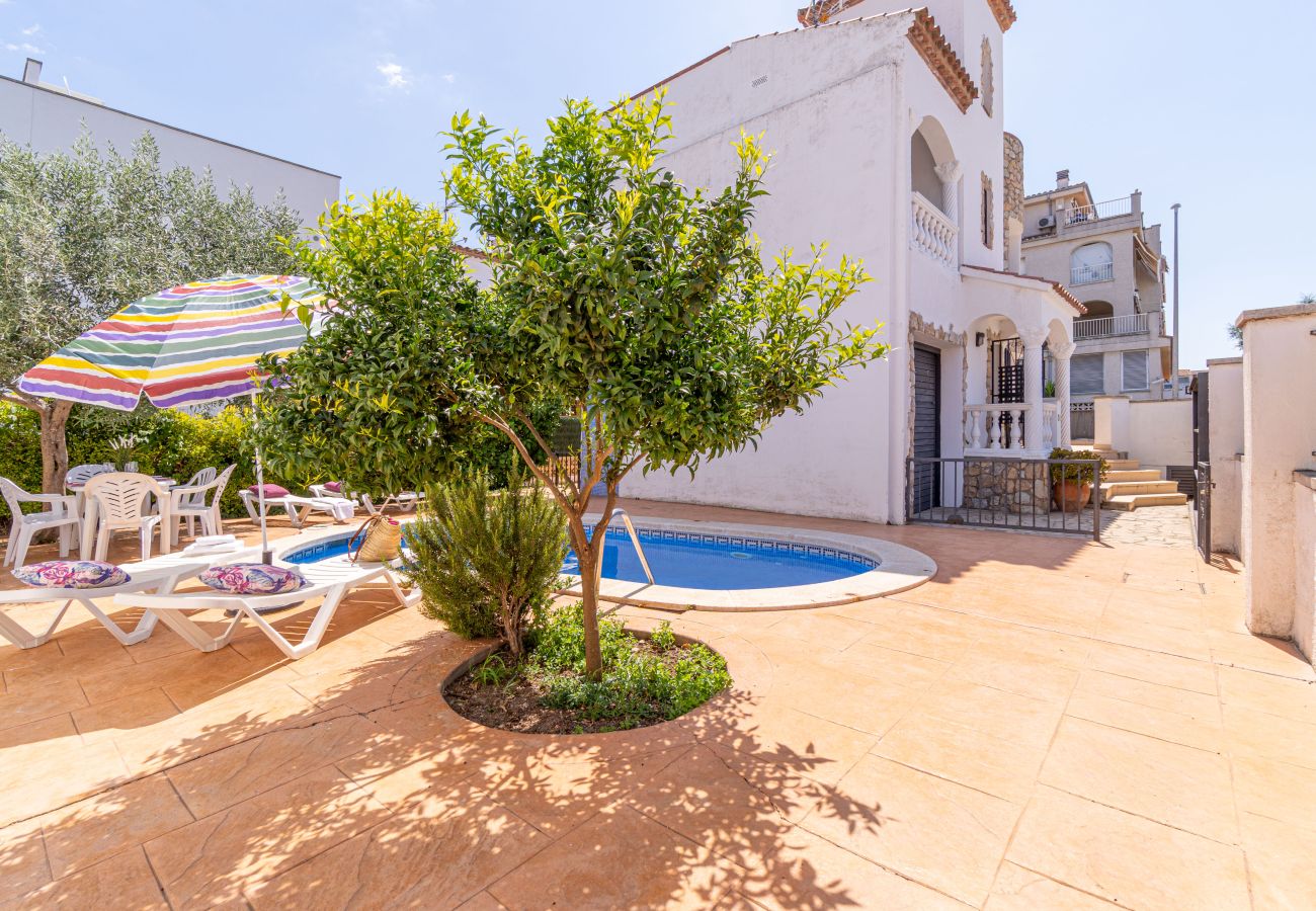 Villa in Empuriabrava - 0191-SANT MAURICI Haus mit Privatpool