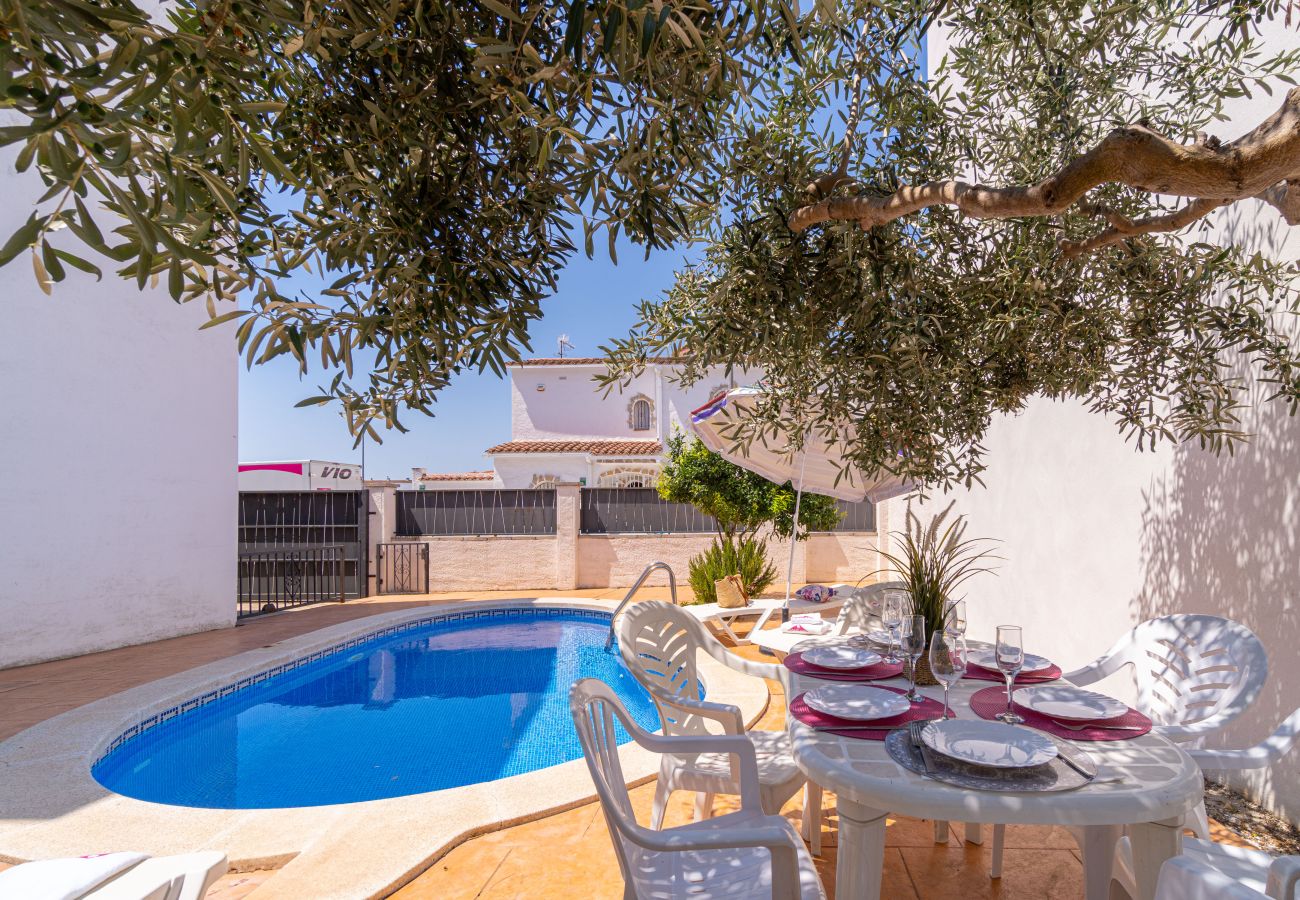 Villa in Empuriabrava - 0191-SANT MAURICI Haus mit Privatpool