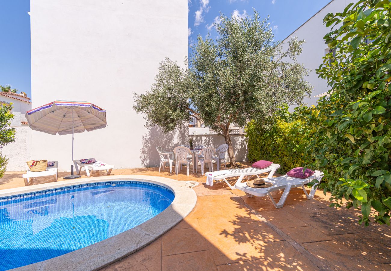 Villa in Empuriabrava - 0191-SANT MAURICI Haus mit Privatpool