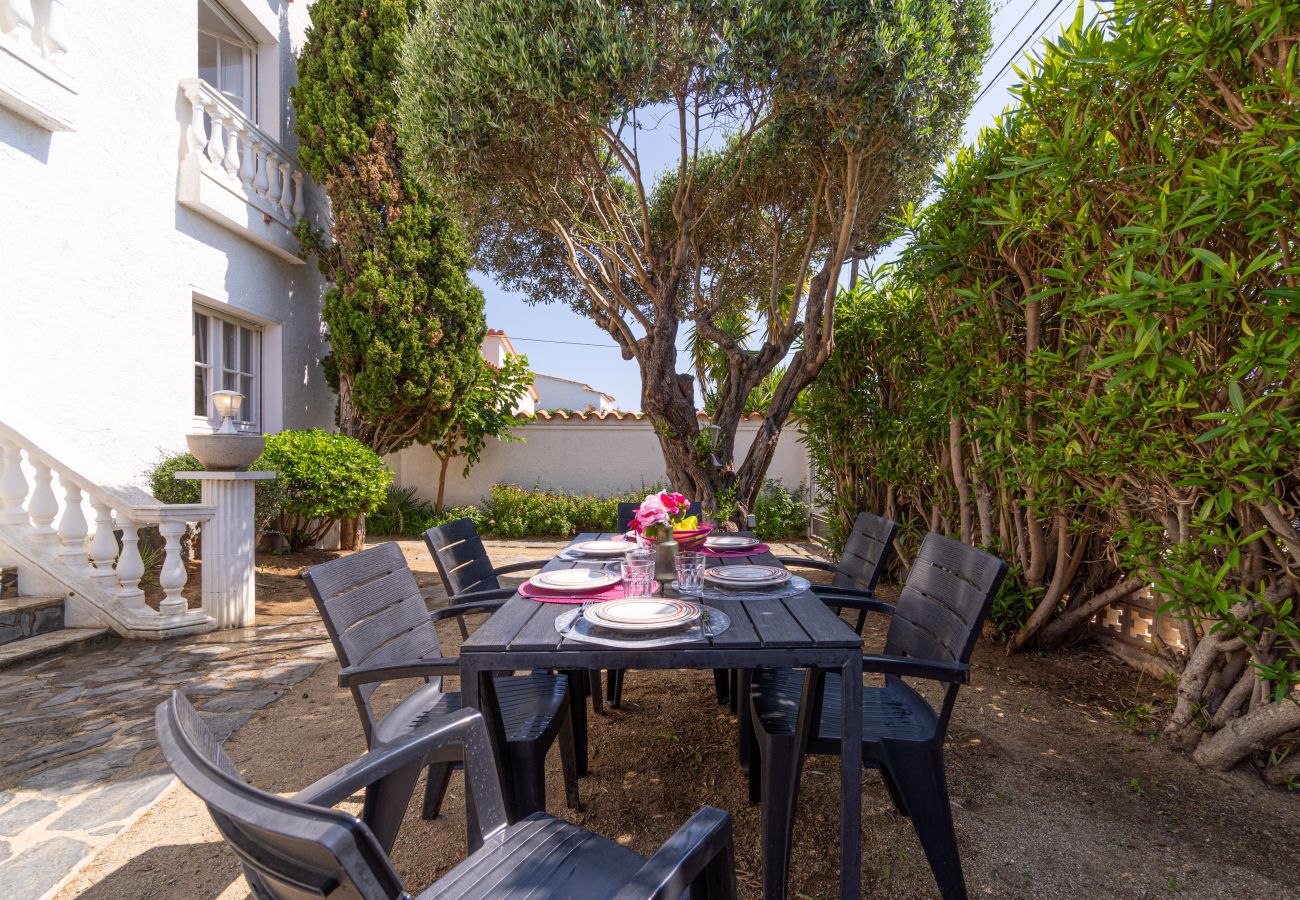 Villa in Empuriabrava - 0024-BAHIA  Haus mit 3 Schlafzimmer  in Strandnähe