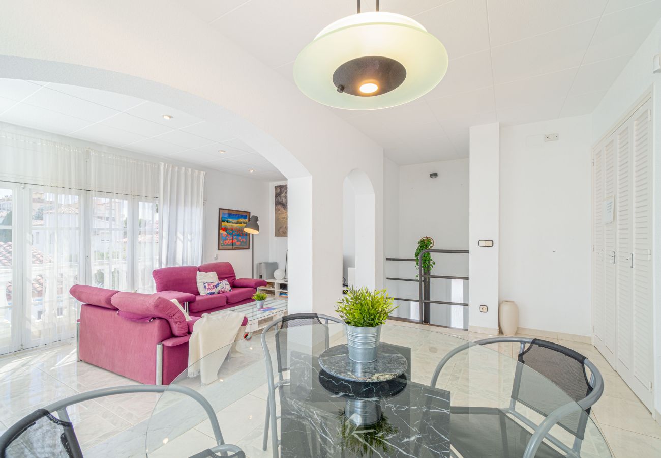 Villa in Empuriabrava - 0024-BAHIA  Haus mit 3 Schlafzimmer  in Strandnähe