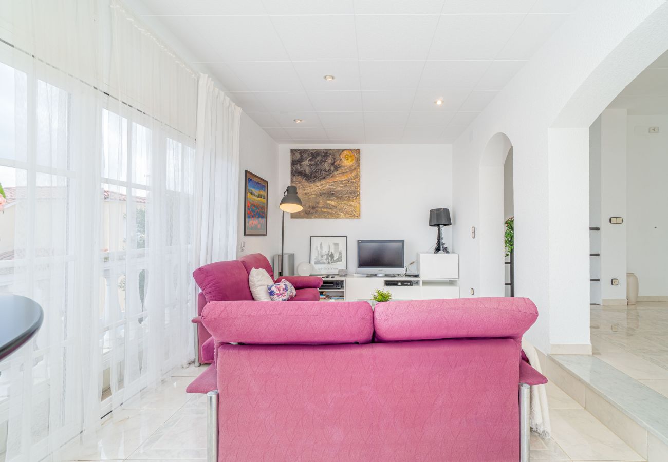 Villa in Empuriabrava - 0024-BAHIA  Haus mit 3 Schlafzimmer  in Strandnähe