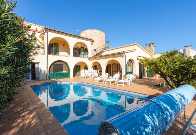 Villa in Empuriabrava - 0010-TER Haus am Kanal mit Pool und Liegeplatz  Villa in Empuriabrava - 0010-TER Haus am Kanal mit Pool und Liegeplatz