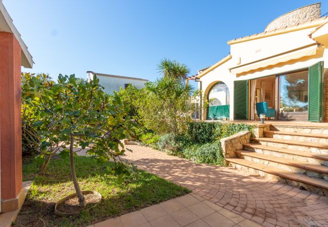 Villa in Empuriabrava - 0010-TER Haus am Kanal mit Pool und Liegeplatz  Villa in Empuriabrava - 0010-TER Haus am Kanal mit Pool und Liegeplatz