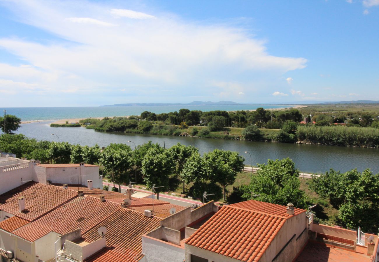 Ferienwohnung in Empuriabrava - 0116-MUGA PARK Appartement mit Blick am Fluss und Meer