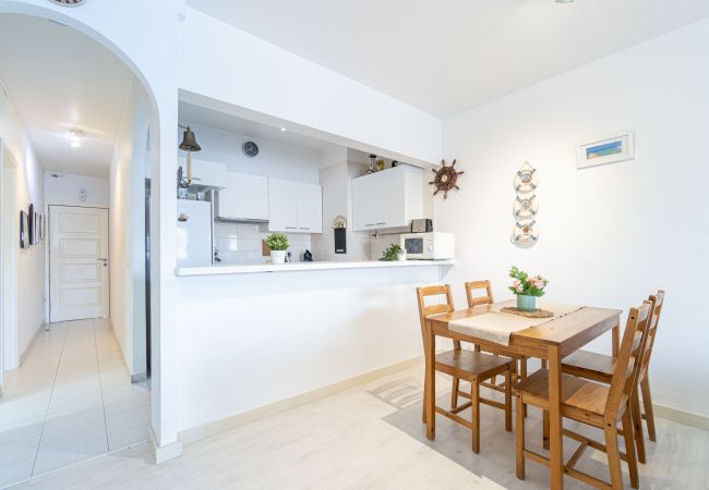 Ferienwohnung in Empuriabrava - 0136-SANT MAURICI Appartment mit Kanalblick und Gemeinschaftspool Ferienwohnung in Empuriabrava - 0136-SANT MAURICI Appartment mit Kanalblick und Gemeinschaftspool