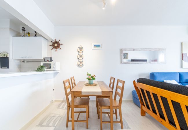 Ferienwohnung in Empuriabrava - 0136-SANT MAURICI Appartment mit Kanalblick und Gemeinschaftspool Ferienwohnung in Empuriabrava - 0136-SANT MAURICI Appartment mit Kanalblick und Gemeinschaftspool