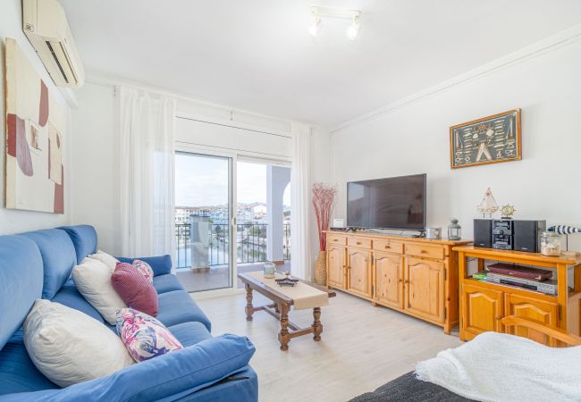 Ferienwohnung in Empuriabrava - 0136-SANT MAURICI Appartment mit Kanalblick und Gemeinschaftspool Ferienwohnung in Empuriabrava - 0136-SANT MAURICI Appartment mit Kanalblick und Gemeinschaftspool