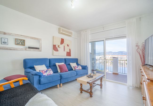 Ferienwohnung in Empuriabrava - 0136-SANT MAURICI Appartment mit Kanalblick und Gemeinschaftspool Ferienwohnung in Empuriabrava - 0136-SANT MAURICI Appartment mit Kanalblick und Gemeinschaftspool