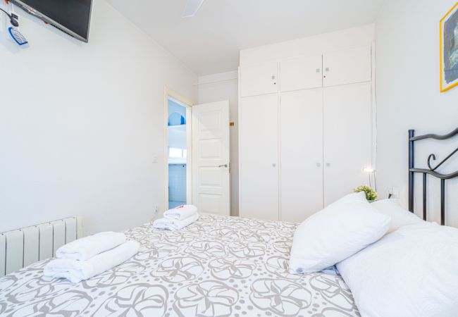 Ferienwohnung in Empuriabrava - 0136-SANT MAURICI Appartment mit Kanalblick und Gemeinschaftspool Ferienwohnung in Empuriabrava - 0136-SANT MAURICI Appartment mit Kanalblick und Gemeinschaftspool