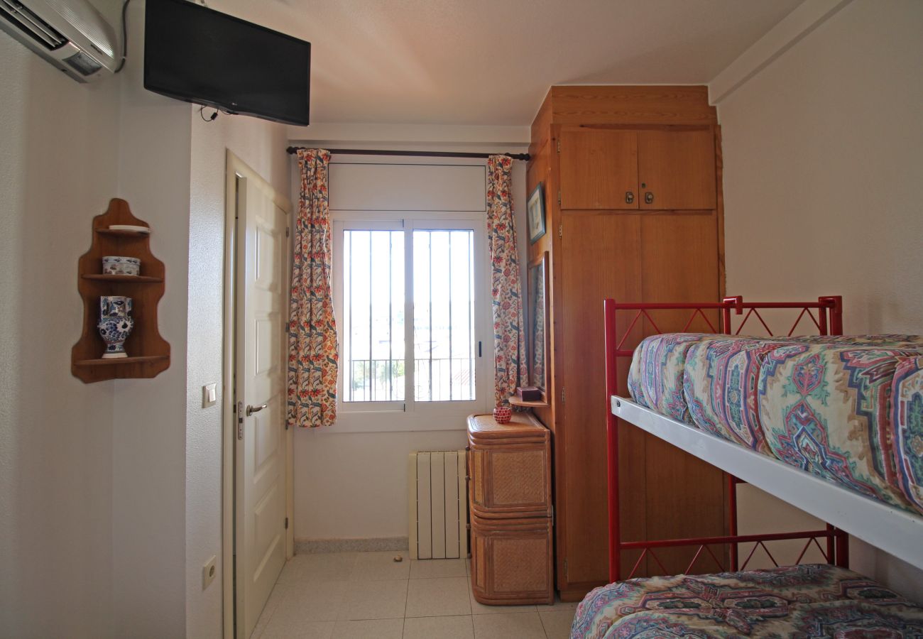 Ferienwohnung in Empuriabrava - 0136-SANT MAURICI Appartment mit Kanalblick und Gemeinschaftspool