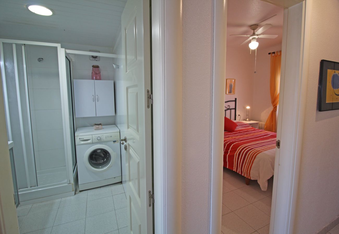 Ferienwohnung in Empuriabrava - 0136-SANT MAURICI Appartment mit Kanalblick und Gemeinschaftspool