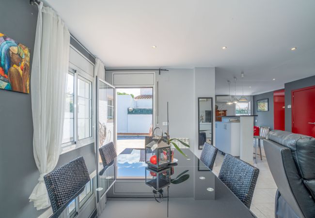 Villa in Empuriabrava - 0080-ALBERES Haus mit Pool Villa in Empuriabrava - 0080-ALBERES Haus mit Pool